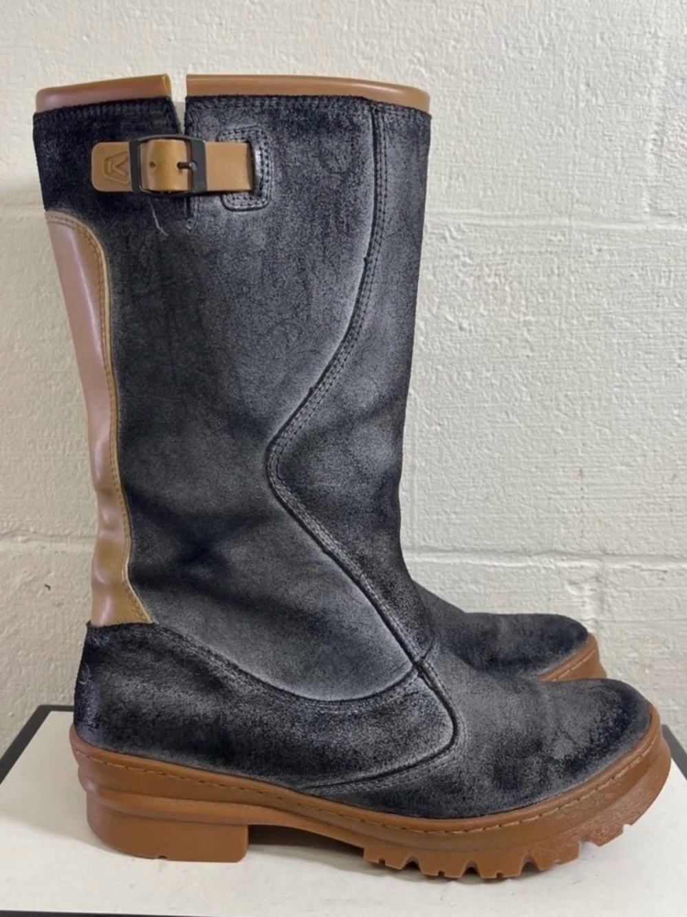 Keen Willamette Women’s Black Suede Mid-Calf Boots with Tan Trim - Picture 15 of 15